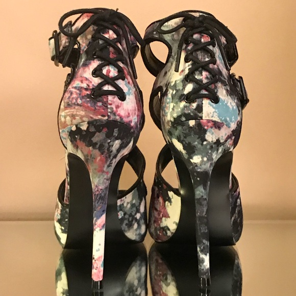 NWOB STEVE MADDEN Multicolor, lace up back stilettos - Picture 4 of 7